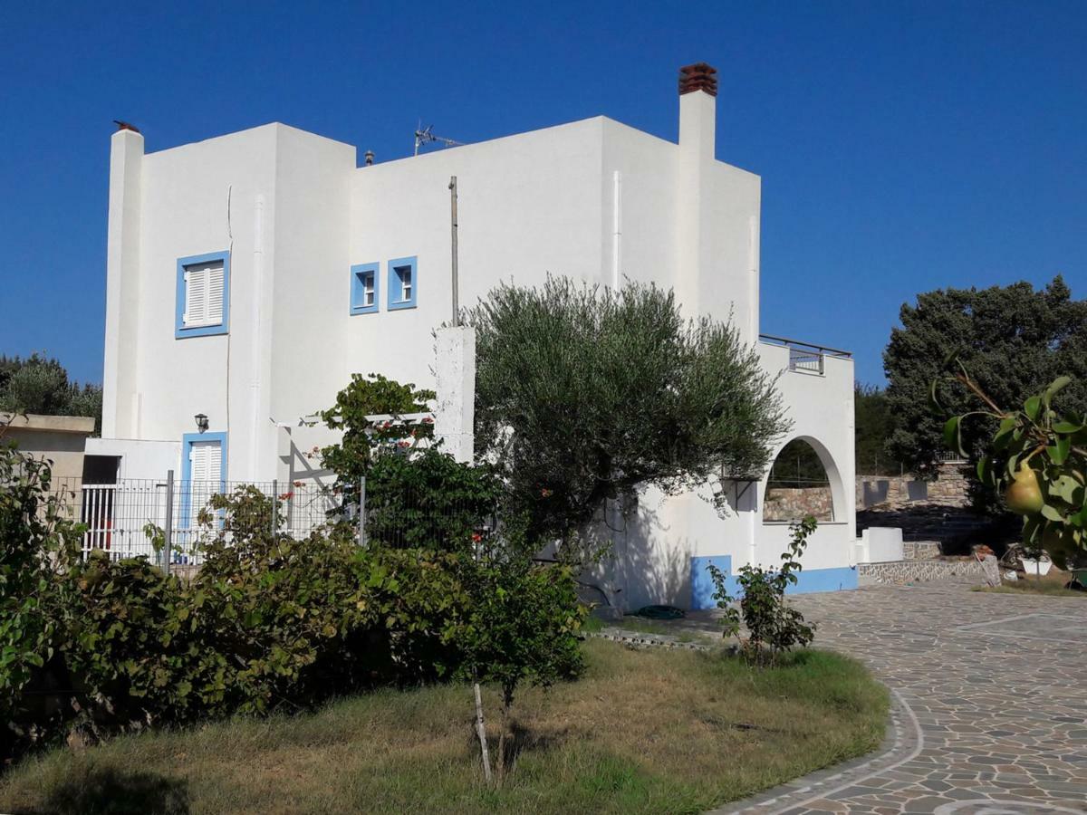 Elafonisos: Two Storey House On The Sea Front Екстер'єр фото